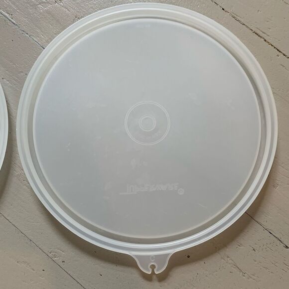 Tupperware set of 2 pink Munchkids divided plate with lids snack lunch school - Picture 10 of 11